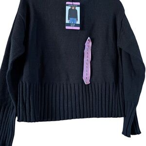 GAP Women's Classic Black Crew Neck Sweater